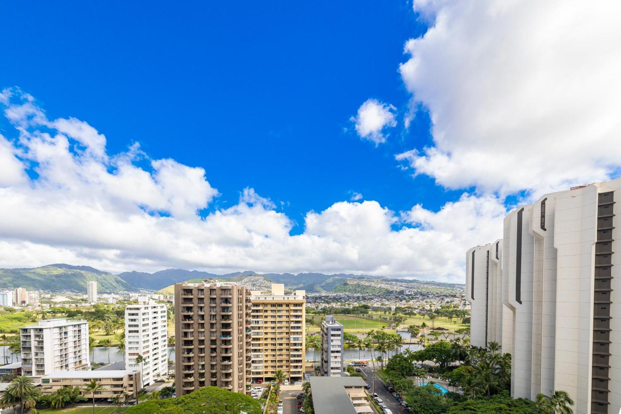 Mountain View Getaway, Free Parking And Beach Steps Away โฮโนลูลู ภายนอก รูปภาพ